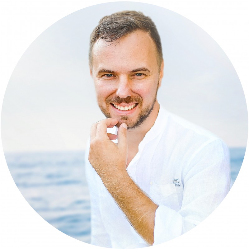 Максим Мота