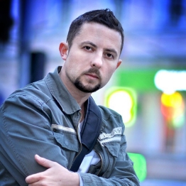 Владислав Емец