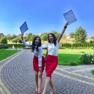 Ведучі та церемонімейстри Ліля і Вікторія