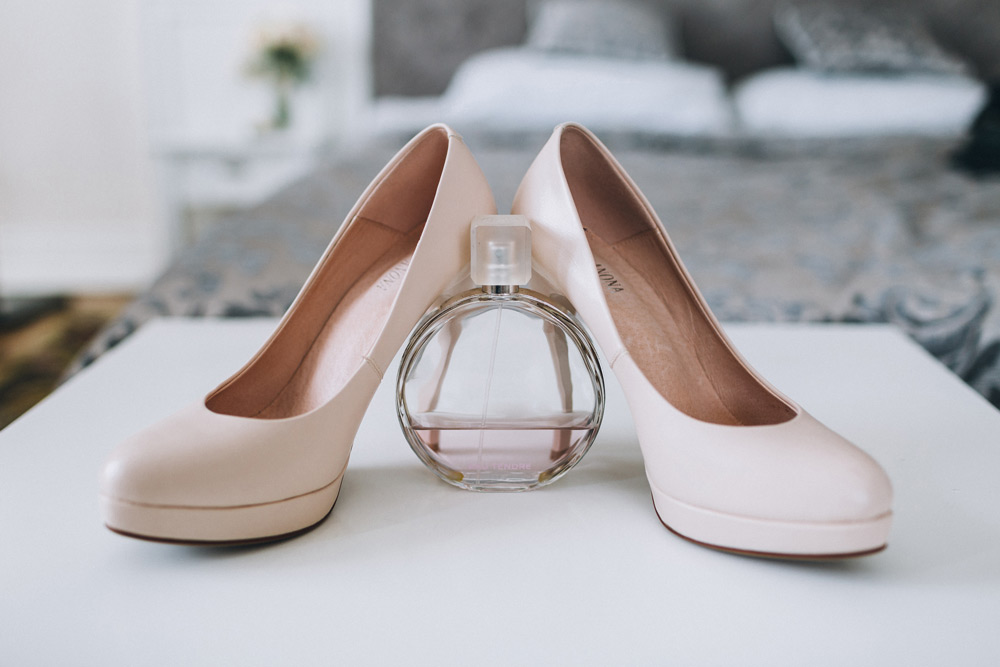 духи и туфли невесты