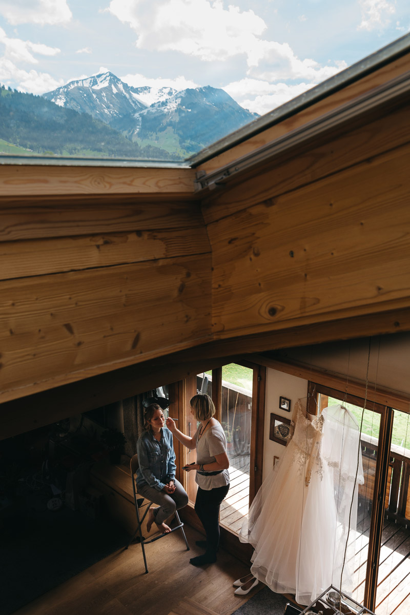 визаж мейк ап на фоне гор