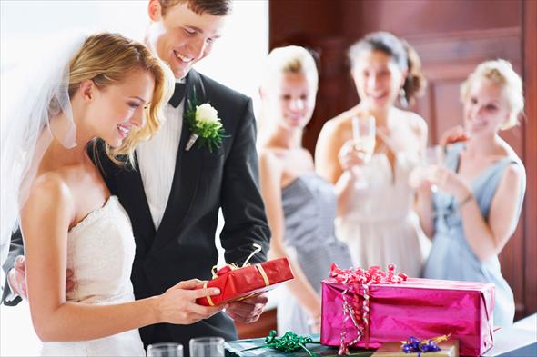 Подарки на свадьбу и свадебные годовщины