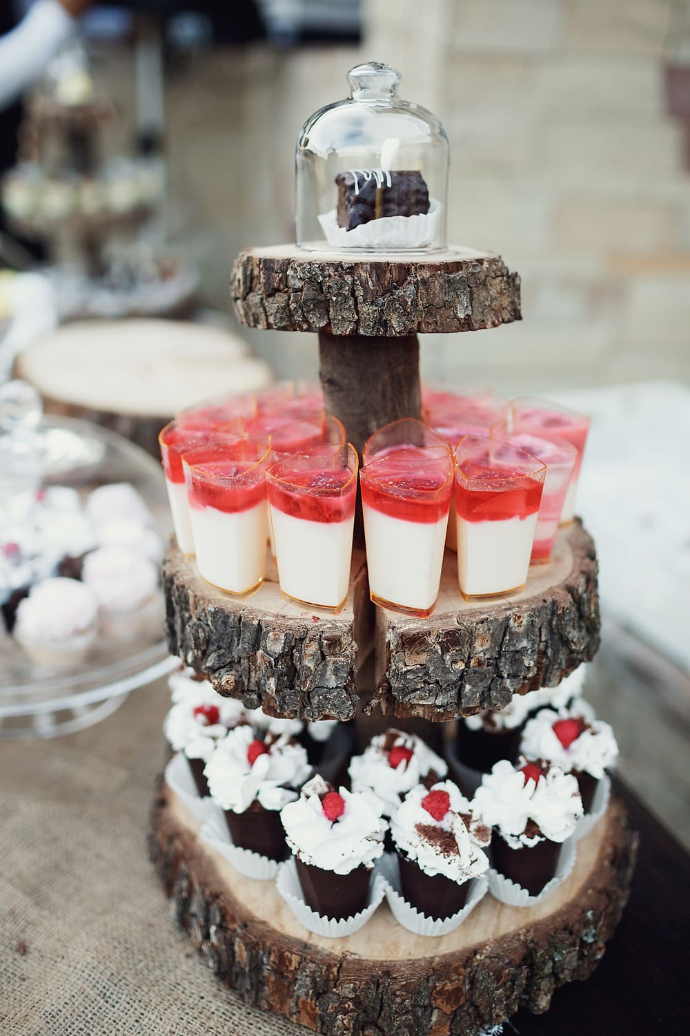 сладкий стол на свадьбе