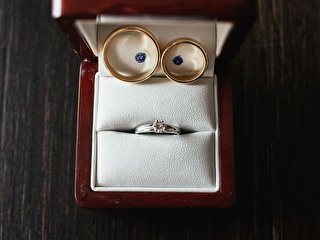 На каком пальце носят помолвочное кольцо - Hot Wedding Blog