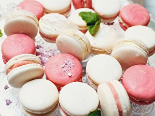 Пирожное макарон на свадьбу: идеальный десерт для кенди-бара