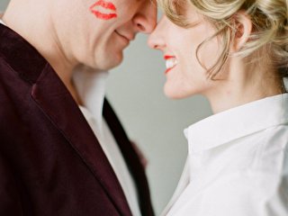 Подарунок дружині на 14 лютого: ідеї для люблячих чоловіків - Hot Wedding