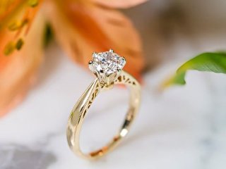 Як дізнатися розмір каблучки таємно - Hot Wedding