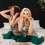 Дует ведучих Дівчата з Франика #6531